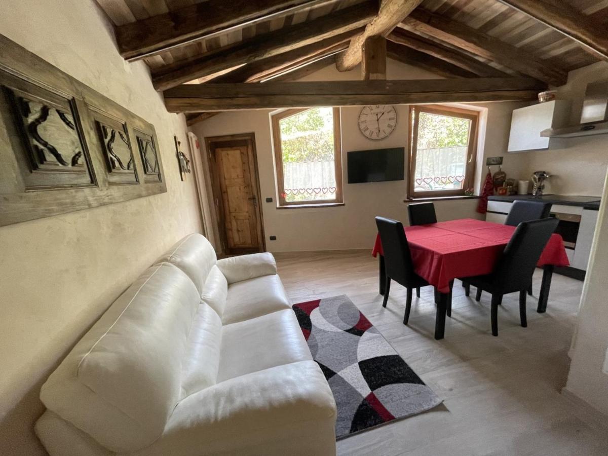 Profumo Di Legno Apartamento Aosta Exterior foto